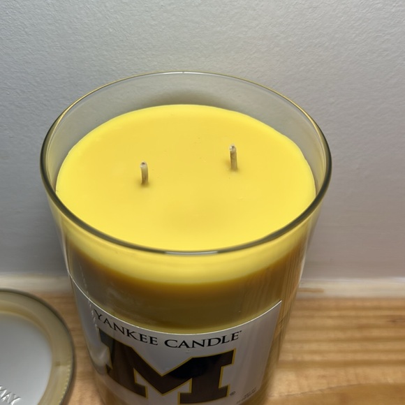 University of Michigan Yankee Candle - Picture 5 of 5